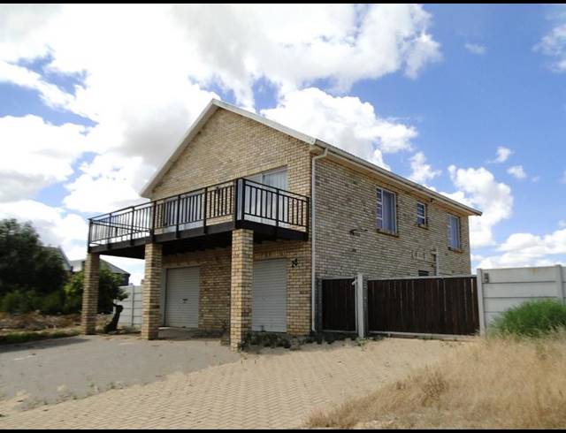 3 BEDROOM HOUSE FOR SALE IN BRITANNIA BAY